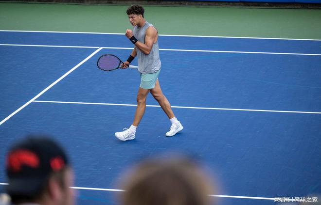 火箭首发中 火箭首发中